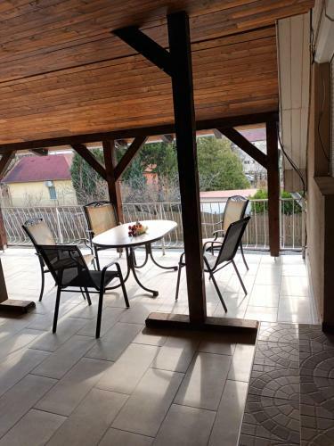 Miranda Apartmanh�z