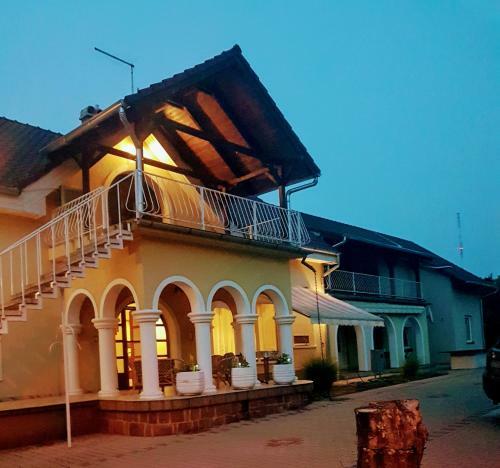 Miranda Apartmanh�z