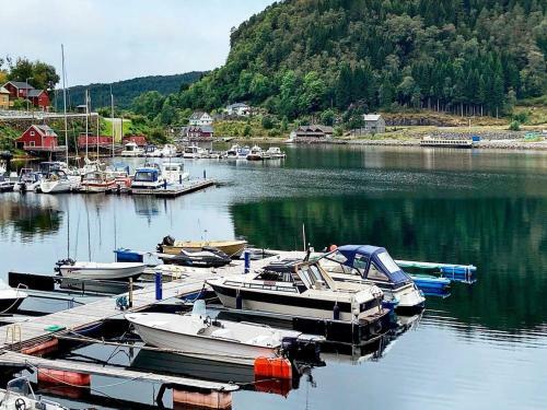 Apartment Leirvik I Sogn II
