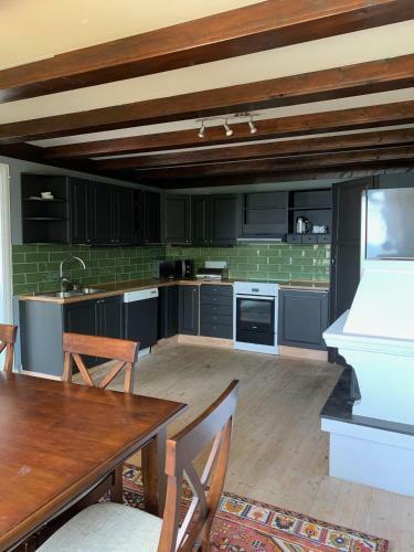 Moldegaard Farmhouse - Apartment A