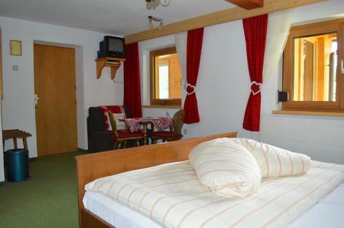 Hostal Haus Steinkarblick Und Bergh�usl