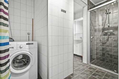 Stetind - Modern Apartment With Free Parking
