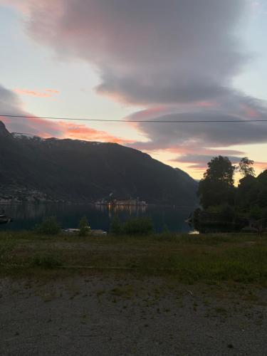 Apartamento Trolltunga Fjordview