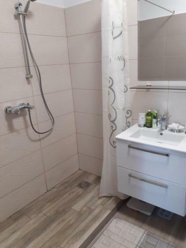 Sara Apartman