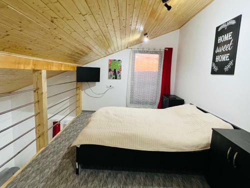 Reny's Studio Apartments