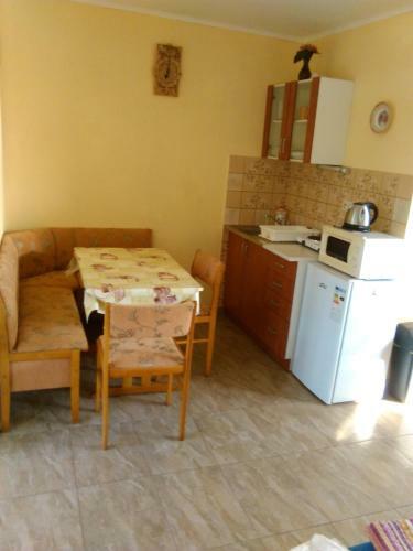 Chatky A Apartm�ny Pod Star�m Orechom - Camp