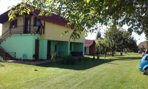 Chatky A Apartm�ny Pod Star�m Orechom - Camp