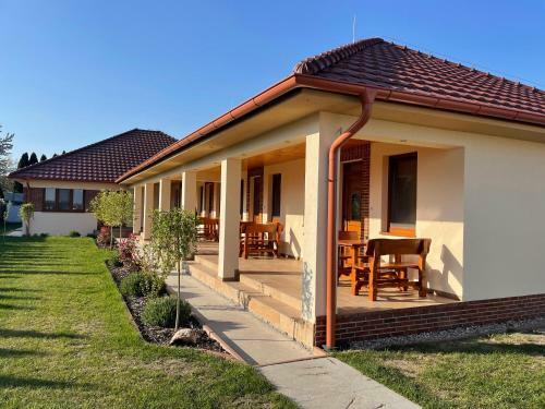 Hostal N�r� Apartman