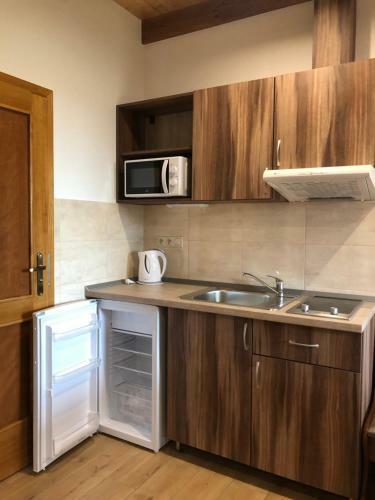 Hostal N�r� Apartman