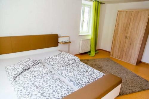 Hostal Taverna Unik
