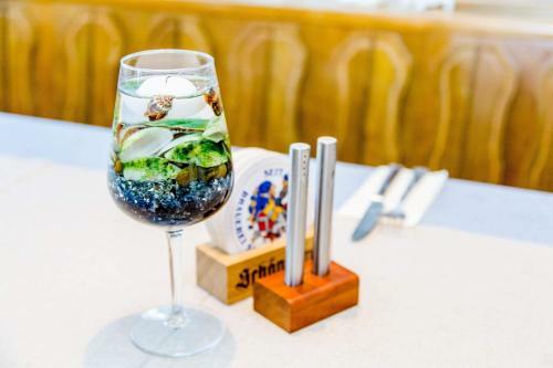 Hostal Taverna Unik