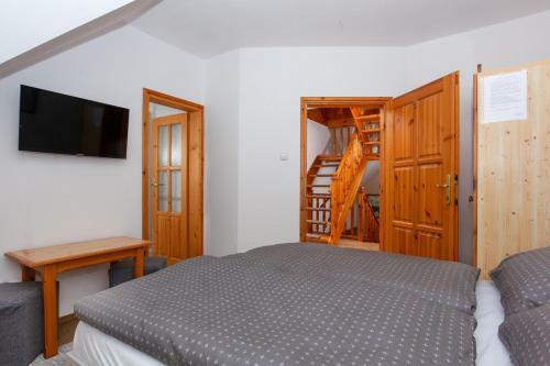 Hostal Penzi�n Javor