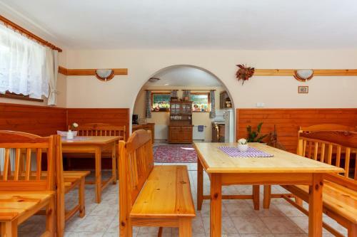 Hostal Penzi�n Javor