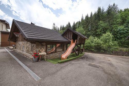 Hostal Penzi�n Neme?any ?diar