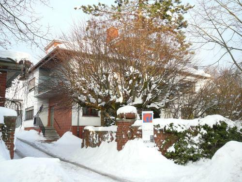 Apartamentos O11- Gro�z�gige Fewo Im K�nstlerhaus