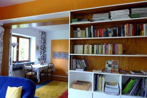 Apartamentos O11- Gro�z�gige Fewo Im K�nstlerhaus