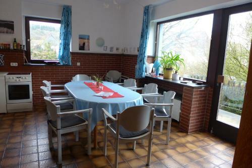 Apartamentos O11- Gro�z�gige Fewo Im K�nstlerhaus