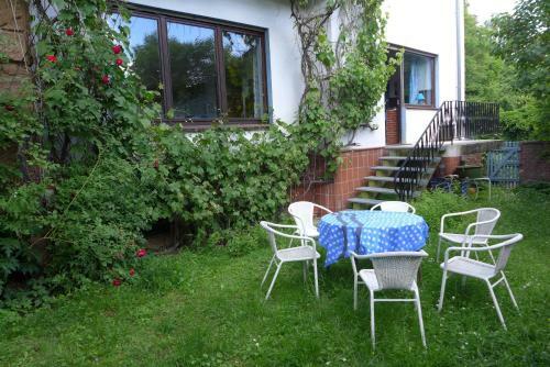 Apartamentos O11- Gro�z�gige Fewo Im K�nstlerhaus