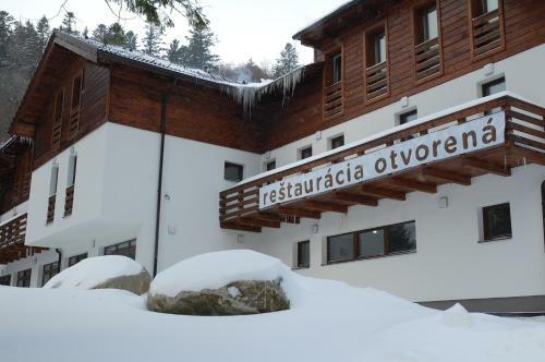 Hostal Apartm�nov� Dom Poludnica - Chopok Juh