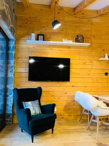 L�?nica Apartments T�le
