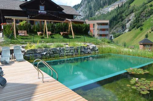 Landhotel Und Aparthotel Almr�sl