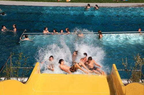 Landhotel Und Aparthotel Almr�sl