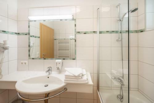 Landhotel Und Aparthotel Almr�sl