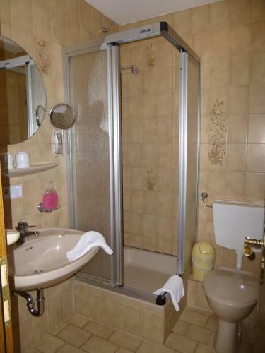 Hostal Hotel To Olen Sl��s Dageb�ll