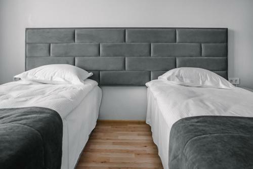 Hotel ?????????-????