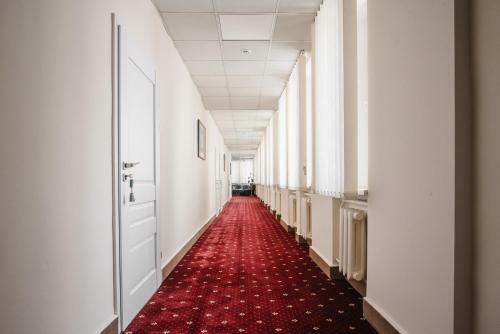 Hotel ?????????-????