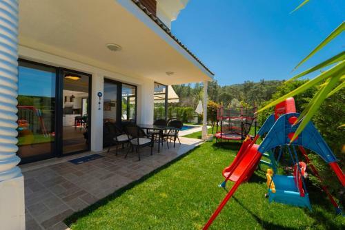 3 Bedroom Triplex Villa