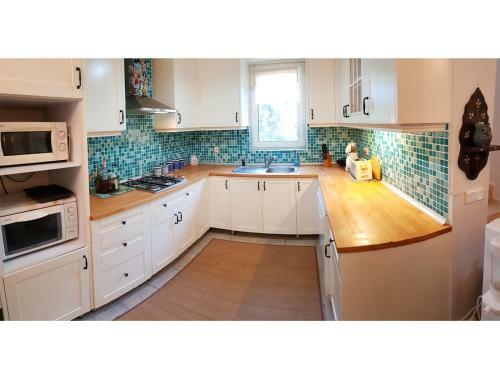Private Villa With Pool. Perfect Location!