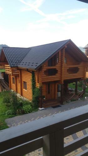 Lodge Nota Bene Mykulychyn