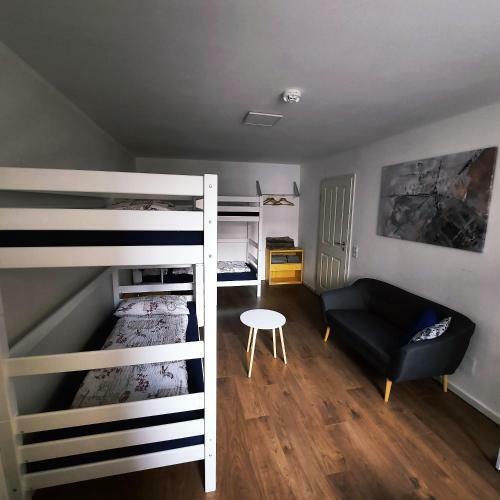 Bed & Breakfast Rooms In Shared House Saarbrucken Center