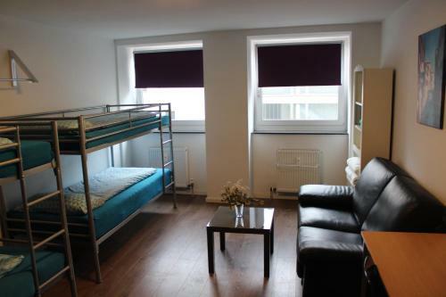 Bed & Breakfast Rooms In Shared House Saarbrucken Center