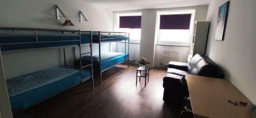 Bed & Breakfast Rooms In Shared House Saarbrucken Center