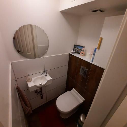 Bed & Breakfast Rooms In Shared House Saarbrucken Center