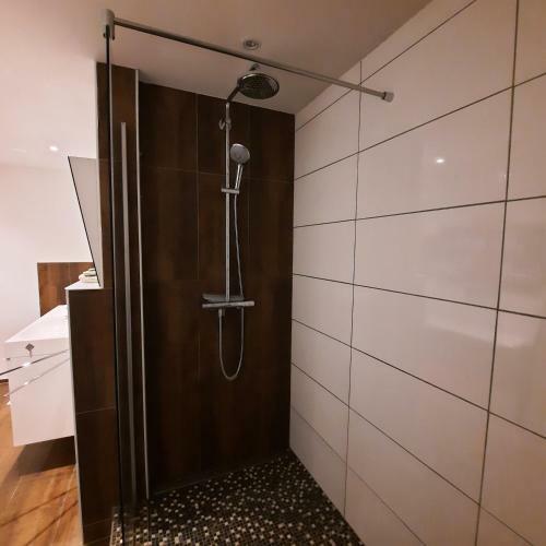Bed & Breakfast Rooms In Shared House Saarbrucken Center