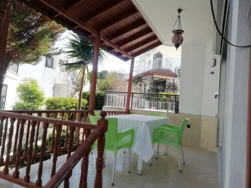 Denize Kenarinda Konforlu Villa