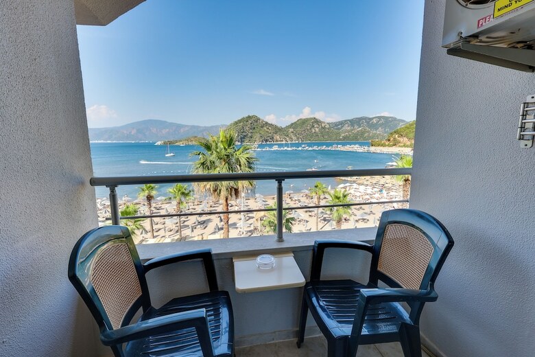 Hotel Faros Premium Beach