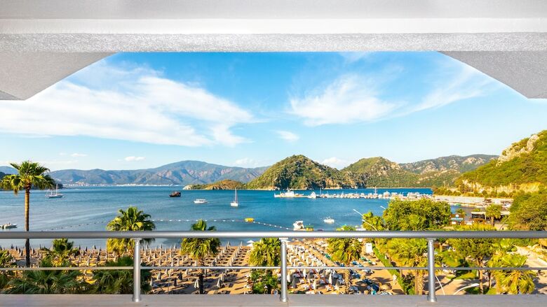 Hotel Faros Premium Beach