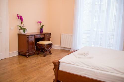 Large Apartment Close To The Main Square