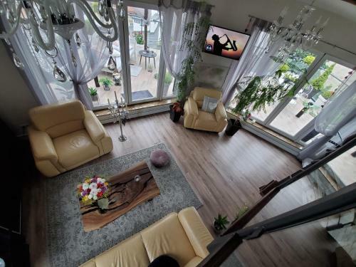 Apart-terrace On Baker Street