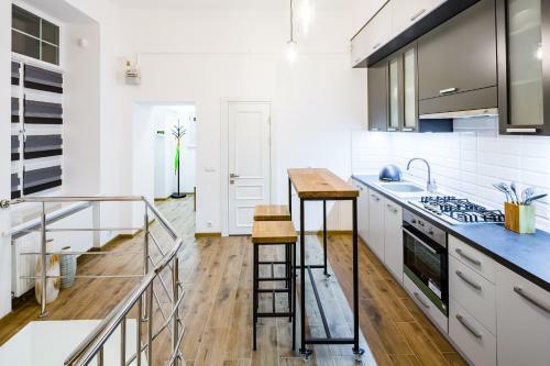Apartamento New Large 2 Bedroom In Lviv Historic Centre