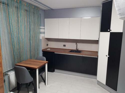 Balabana Red Apartment