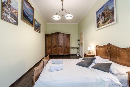 Modern Chaikovskogo Apartment