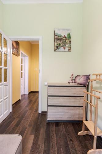 Modern Chaikovskogo Apartment