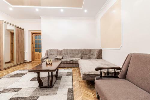 Akademika Hnatyuka Apartment