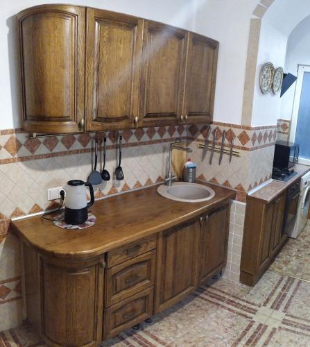 Old Lemberg (3 Rooms Lux Apartment )