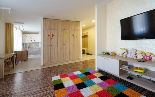 Colored Balloons - 3 Bedrooms, 3 Bathrooms, Equipped Large Apartments
